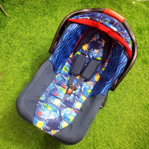 Jumbo Carry Cot - Black Fish - Design 13