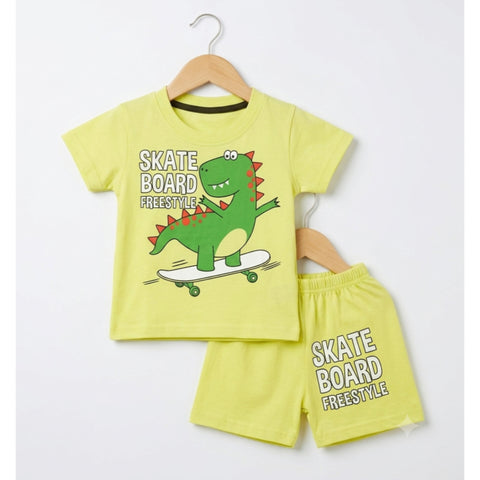 T-Shirt & Shorts  - Skateboard