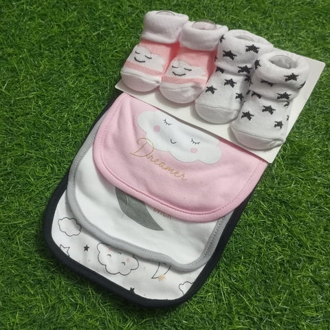 5 Pieces Bibs & Socks Set